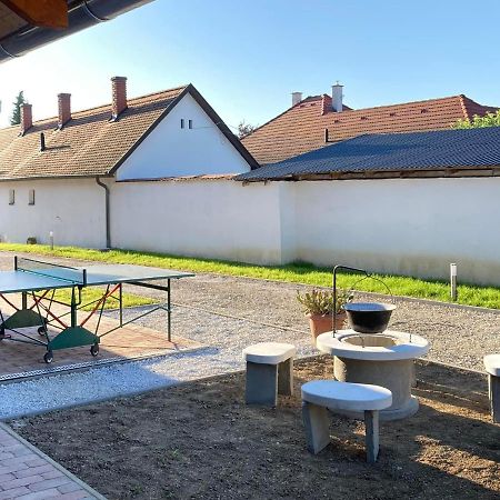 Hotel Fazekas Vendeghaz Balatonkeresztúr Exterior foto