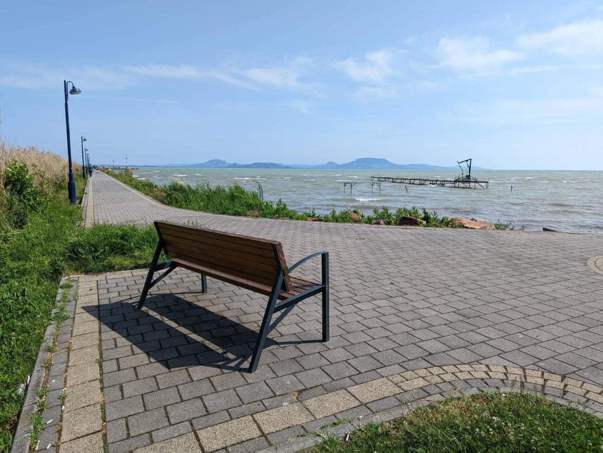 Hotel Fazekas Vendeghaz Balatonkeresztúr Exterior foto