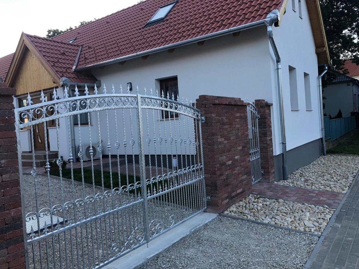 Hotel Fazekas Vendeghaz Balatonkeresztúr Exterior foto